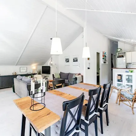 Three-bedroom Holiday In