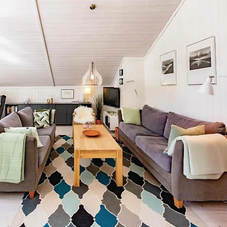 Three-bedroom Holiday In Casa vacanze *