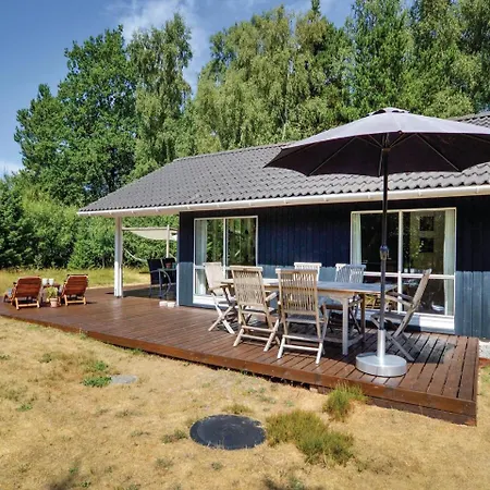 Three-bedroom Holiday In