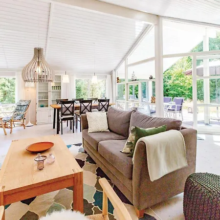 Three-bedroom Holiday In Højby