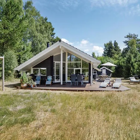 Three-bedroom Holiday In Casa vacanze *
