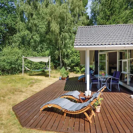 Three-bedroom Holiday In Casa vacanze